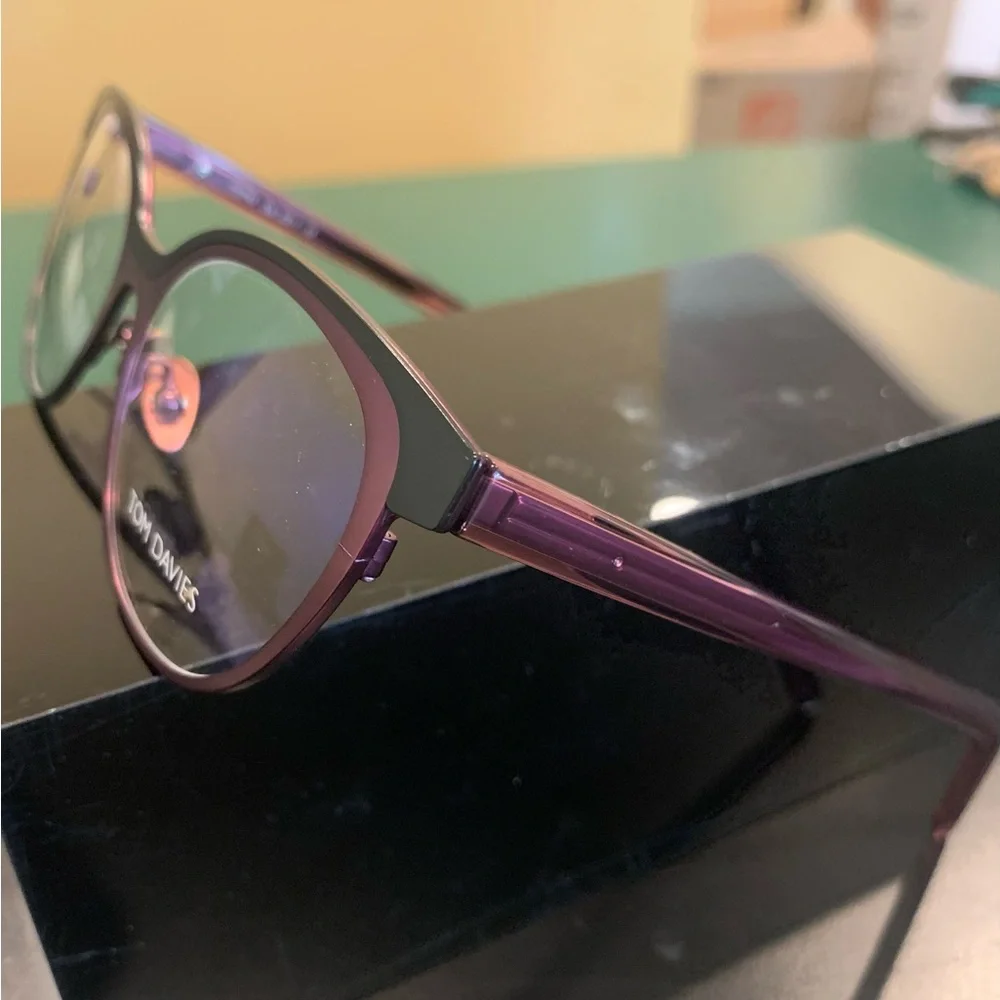 TOM I DAVIES TD740 Col 2217 Violet & Black